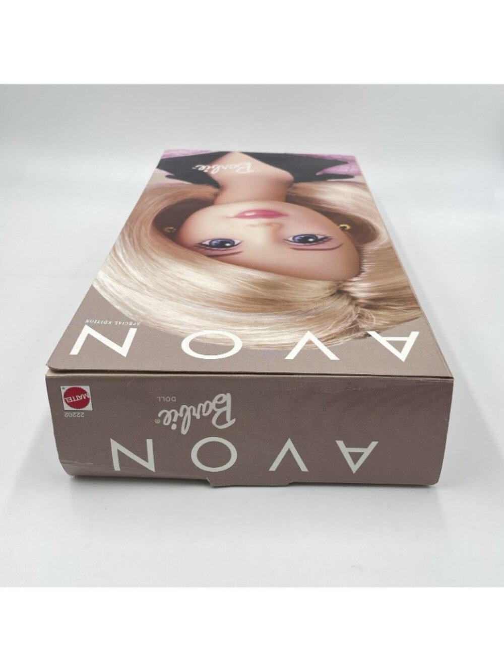 Vintage Avon Representative Barbie Doll Blonde Special Edition 1998 NRFB - Picture 10 of 13